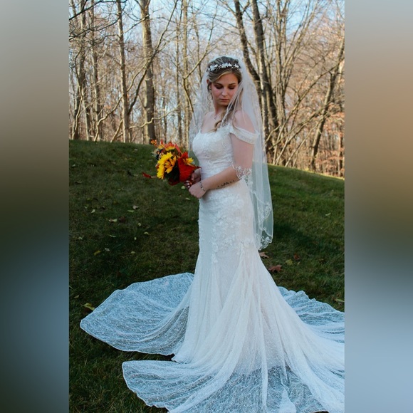 Melissa Sweet beautiful lace wedding dress size 2 - Picture 2 of 4